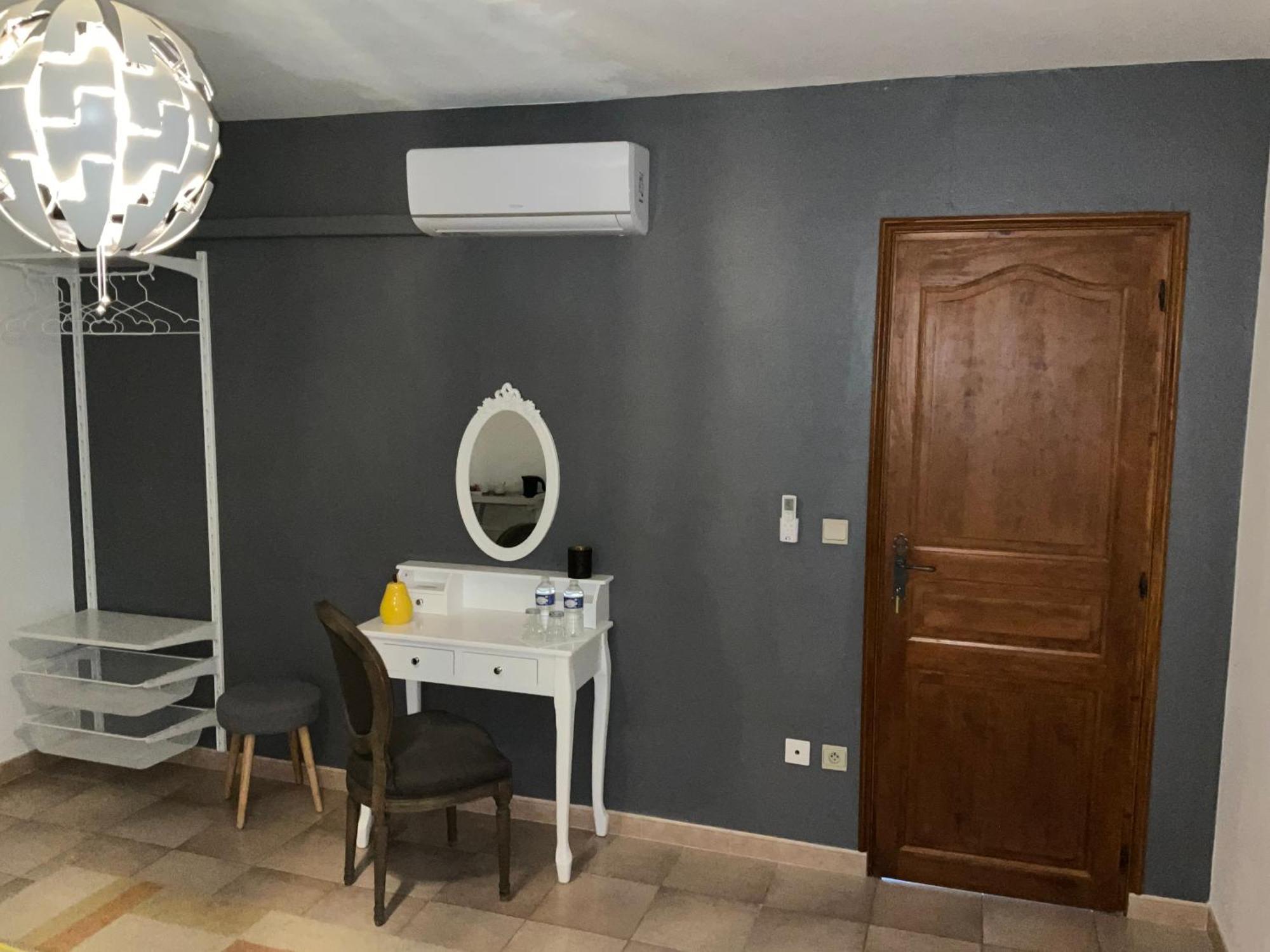 Carlipa Number9 - Now With Air Conditioned Rooms מראה חיצוני תמונה